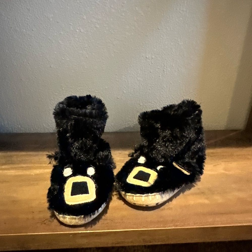NWOT Hatley Toddler Bear Black Sock Slippers Size 5-7 (S/P)